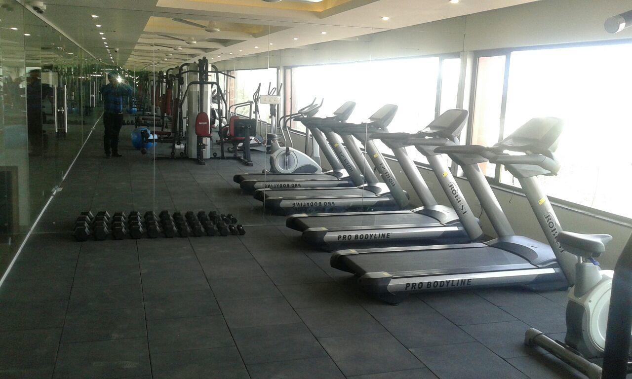 Hotel Comfort Bharuch Экстерьер фото
