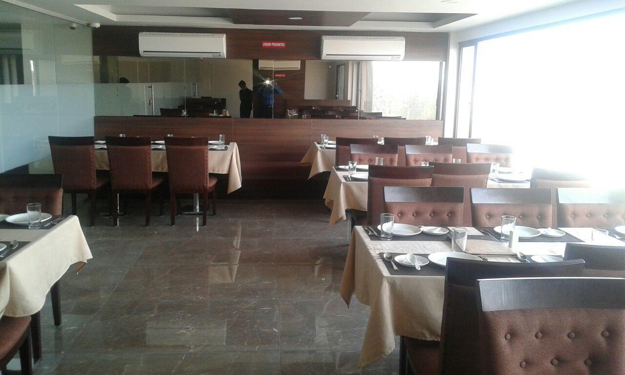 Hotel Comfort Bharuch Экстерьер фото