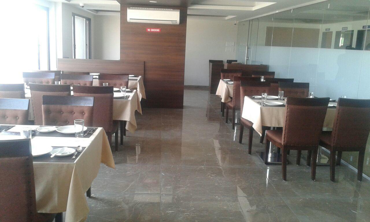 Hotel Comfort Bharuch Экстерьер фото