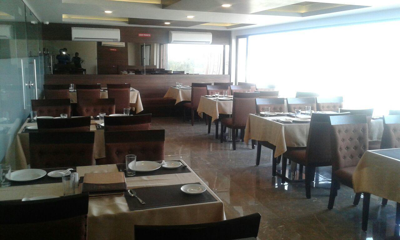 Hotel Comfort Bharuch Экстерьер фото