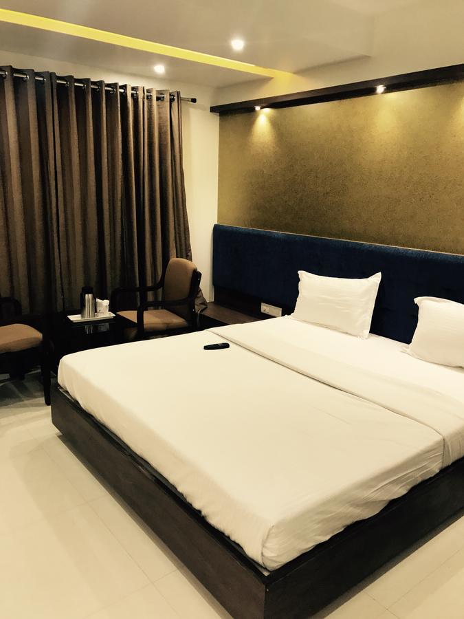 Hotel Comfort Bharuch Экстерьер фото