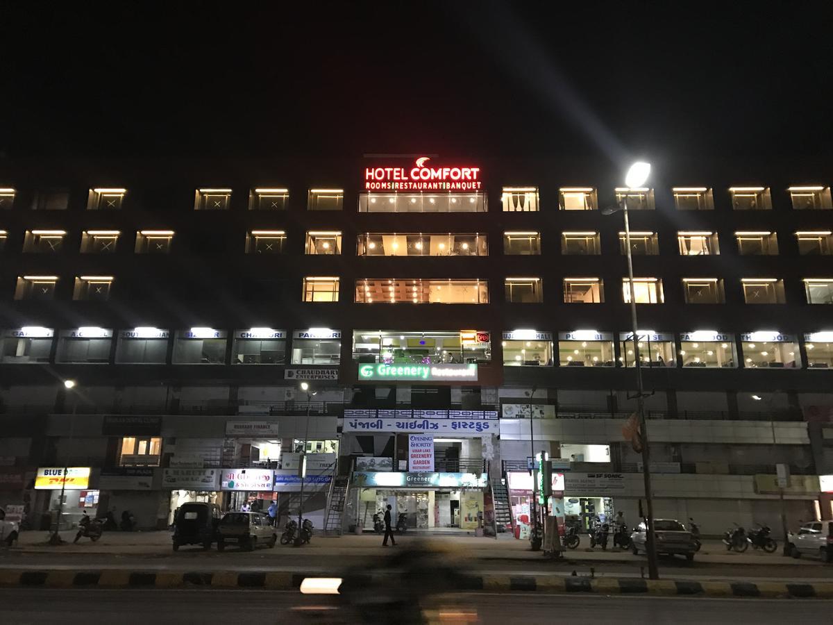 Hotel Comfort Bharuch Экстерьер фото