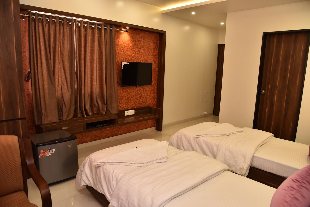 Hotel Comfort Bharuch Экстерьер фото