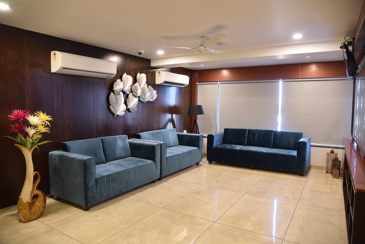 Hotel Comfort Bharuch Экстерьер фото