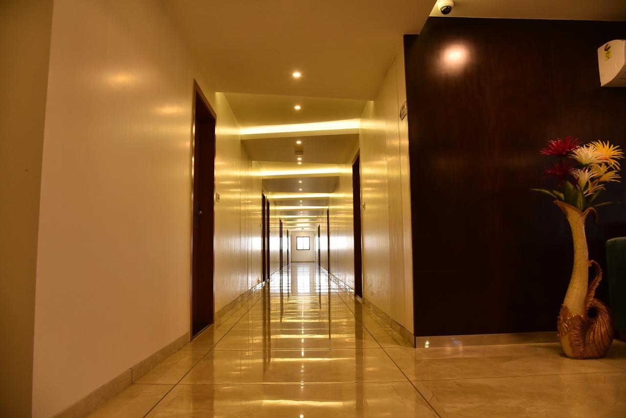 Hotel Comfort Bharuch Экстерьер фото